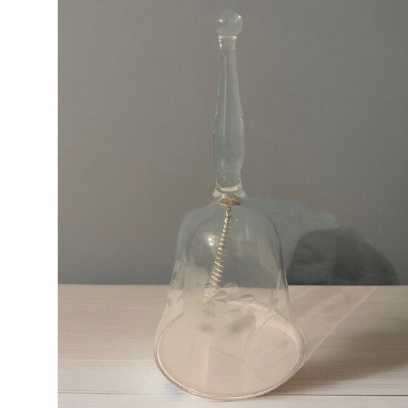 Vintage PRINCESS HOUSE Heritage Bell #495 Blown Glass Etched Clear Glass Bell - Picture 1 of 11